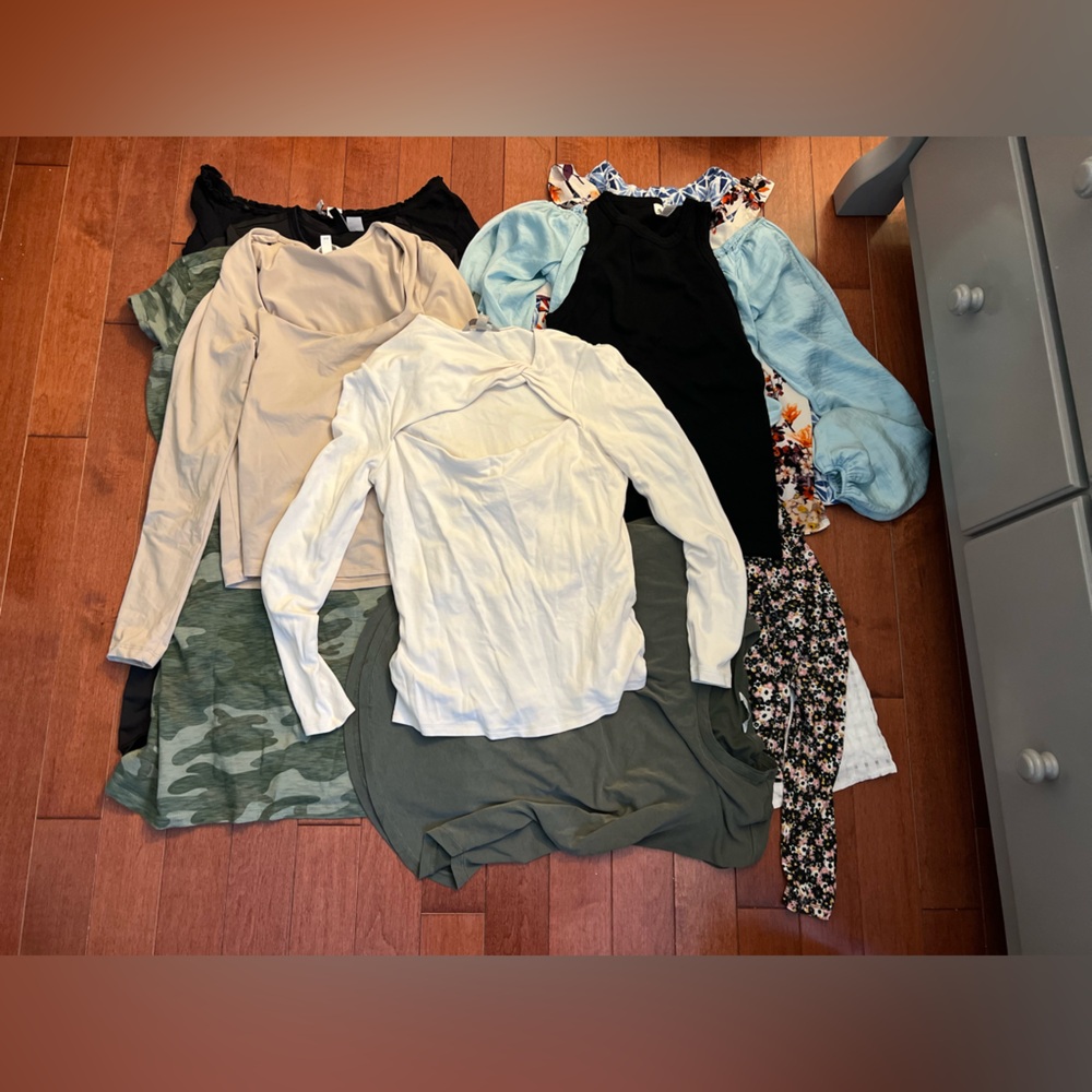 Size Medium Women’s Clothing Lot - 12 items
